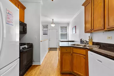 867 W Cornelia Avenue #1, Chicago, IL 60657 - Photo 13