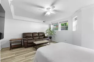 867 W Cornelia Ave, Chicago, IL 60657 - Photo 23