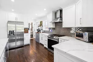 9130 Kenton Ave, Skokie, IL 60076 - Photo 11