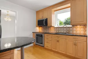 5129 Crain St, Skokie, IL 60077 - Photo 17