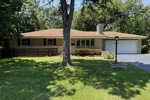 319 Parkshore Dr, Shorewood, IL 60404 - Photo 1
