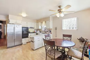 10616 Essex St, Westchester, IL 60154 - Photo 9