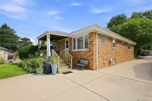 10616 Essex St, Westchester, IL 60154 - Photo 25