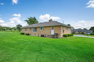 6950 Hillsdale Rd, Countryside, IL 60525 - Photo 21