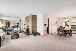 6950 Hillsdale Rd, Countryside, IL 60525 - Photo 5