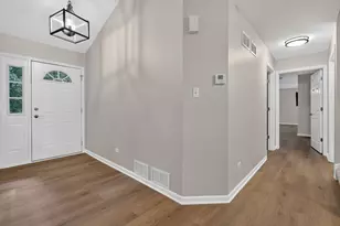 938 Treeline Ct, Lockport, IL 60441 - Photo 3