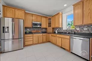 2812 Plante Rd, North Aurora, IL 60542 - Photo 9