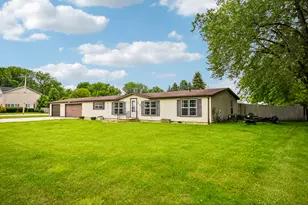 197 E Cermak Rd, Braidwood, IL 60408 - Photo 3