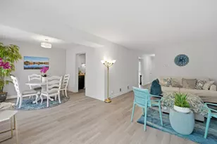 731 Shoreline Cir, Schaumburg, IL 60194 - Photo 13