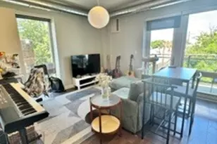 2407 W Eastwood Ave, Chicago, IL 60625 - Photo 3