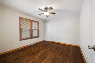 4914 W Warwick Ave, Chicago, IL 60641 - Photo 11