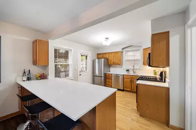 4914 W Warwick Avenue, Chicago, IL 60641 - Photo 7