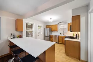 4914 W Warwick Ave, Chicago, IL 60641 - Photo 7