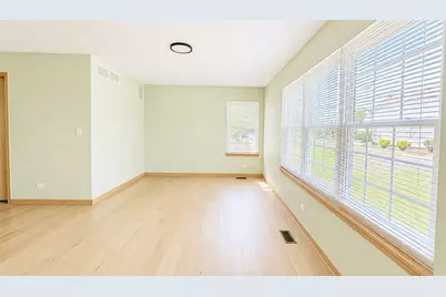 5445 Ridge Crossing, Hanover Park, IL 60133 - Photo 5