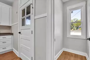 9824 S Escanaba Ave, Chicago, IL 60617 - Photo 19