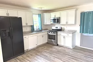 213 Butte Ln, Carpentersville, IL 60110 - Photo 5