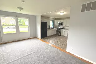 213 Butte Ln, Carpentersville, IL 60110 - Photo 3