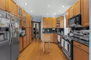 2230 W Leland Ave, Chicago, IL 60625 - Photo 11