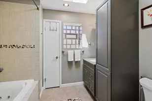 5321 W Pensacola Ave, Chicago, IL 60641 - Photo 13