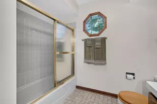 570 N Ellsworth Ave, Addison, IL 60101 - Photo 21
