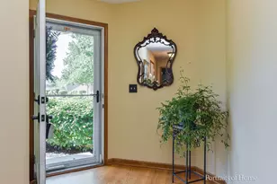 403 Dillman Ct, Naperville, IL 60540 - Photo 3
