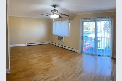 693 E Fullerton Avenue #205, Glendale Heights, IL 60139 - Photo 5