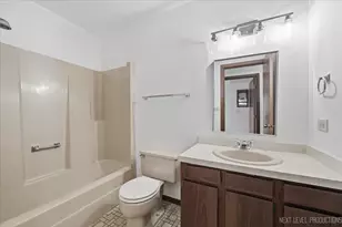 942 Montgomery Ct, Naperville, IL 60540 - Photo 27