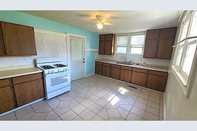 1826 W 1st Street, Dixon, IL 61021 - Photo 5