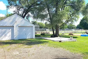1826 W 1st St, Dixon, IL 61021 - Photo 19