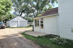 1826 W 1st St, Dixon, IL 61021 - Photo 17