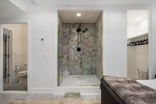 22 E Elm St, Chicago, IL 60611 - Photo 35