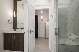 22 E Elm St, Chicago, IL 60611 - Photo 51