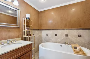 8219 W Summerdale Ave, Chicago, IL 60656 - Photo 21