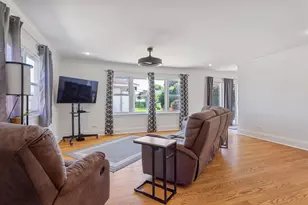 8219 W Summerdale Ave, Chicago, IL 60656 - Photo 13