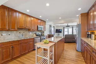 8219 W Summerdale Ave, Chicago, IL 60656 - Photo 11