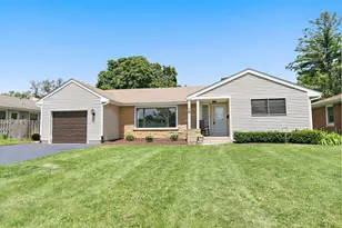 48 Park Ave, Cary, IL 60013 - Photo 1