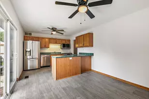 7798 Kingsbury Dr, Hanover Park, IL 60133 - Photo 9
