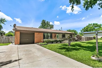 7798 Kingsbury Drive, Hanover Park, IL 60133 - Photo 3