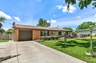 7798 Kingsbury Dr, Hanover Park, IL 60133 - Photo 3
