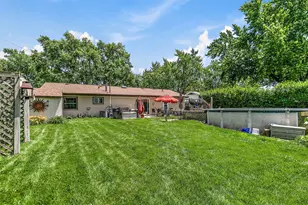 7798 Kingsbury Dr, Hanover Park, IL 60133 - Photo 23