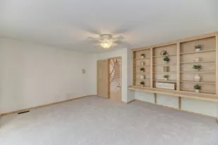 1500 Royal Oak Rd, Darien, IL 60561 - Photo 5
