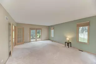 1500 Royal Oak Rd, Darien, IL 60561 - Photo 7