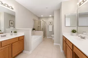 860 Havenshire Rd, Naperville, IL 60565 - Photo 9