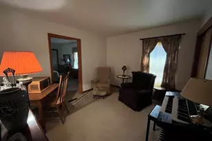 526 Edwards St, Kewanee, IL 61443 - Photo 25