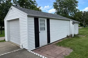 526 Edwards St, Kewanee, IL 61443 - Photo 7