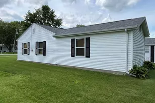 526 Edwards St, Kewanee, IL 61443 - Photo 5