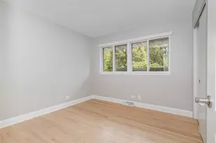 29 Robin Hill Dr, Naperville, IL 60540 - Photo 5