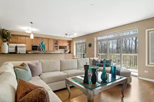 425 Benjamin Dr, Vernon Hills, IL 60061 - Photo 13