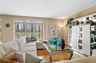 425 Benjamin Dr, Vernon Hills, IL 60061 - Photo 15
