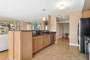 425 Benjamin Dr, Vernon Hills, IL 60061 - Photo 11